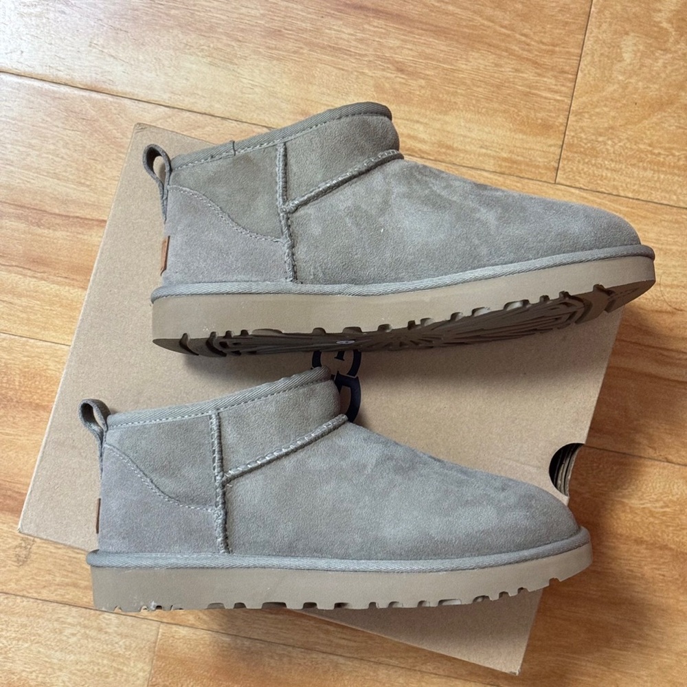 UGG women’s Classic Ultra Mini Boots Antilope